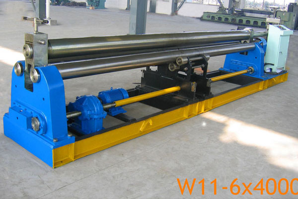 W11-60X4000機(jī)械對(duì)稱(chēng)式三輥卷板機(jī)